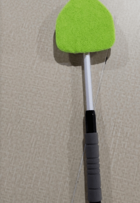 💥 💥  🔥  Windshield Cleaning Tool, Microfiber Car Window Cleaner with 4 Reusable and Washable Microfiber Pads and Extendable Handle